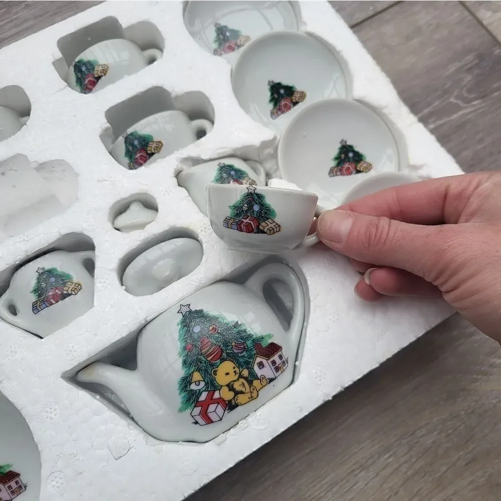 Vintage Childs 17 Piece Porcelain Christmas Tea Set Christmas trees